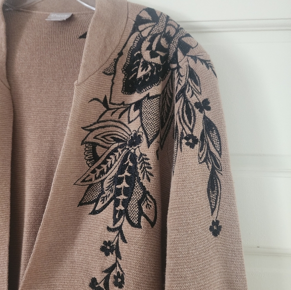 Chicos Long Cardigan Floral Embroidered Knit Sweater Jacket Tan .New No Tag - Picture 5 of 7